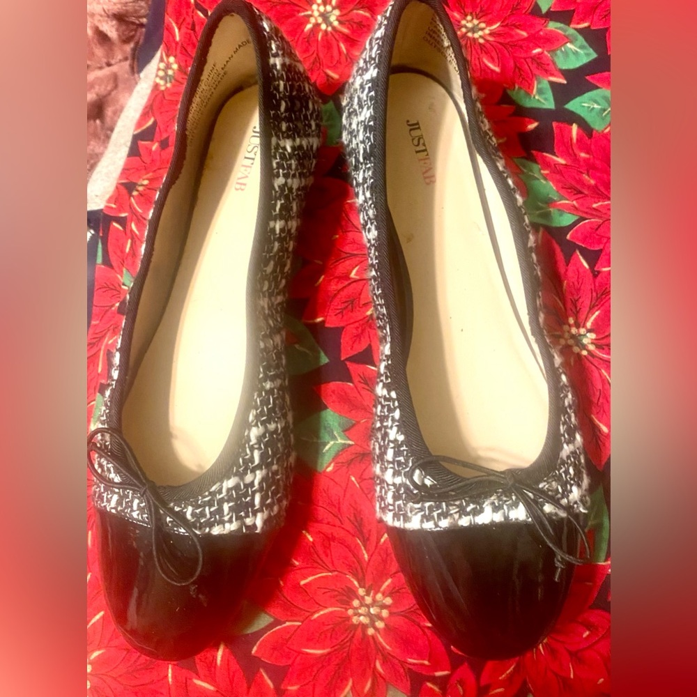 JustFab Black & White Women's Flats, Size 9